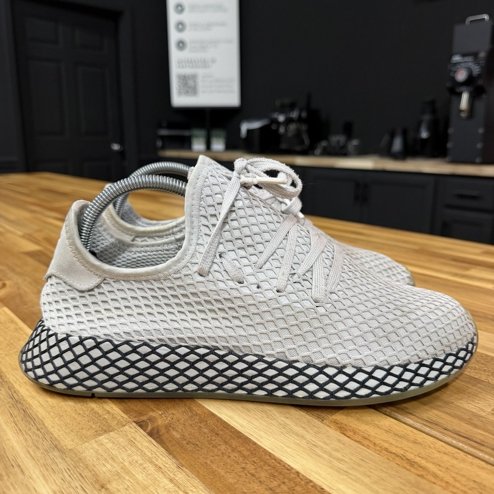 Adidas Deerupt Runner Men's Size 9.5 Gray Black Mesh Grid Webbing B41754